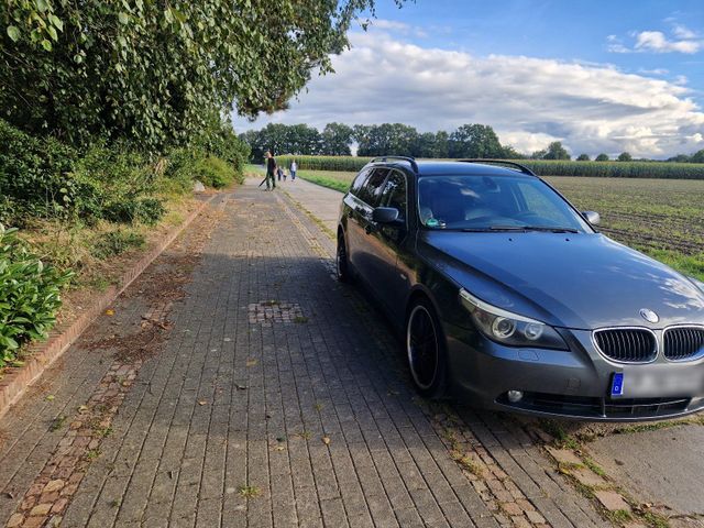 BMW 525d Touring Automatik/Leder/Navi/Pdc ...