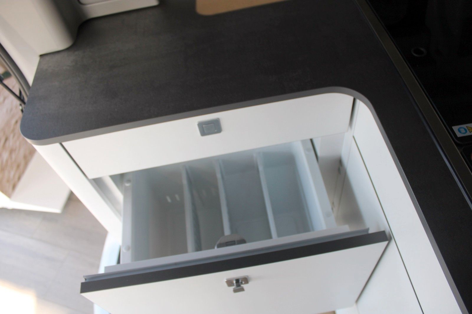 Fahrzeugabbildung Ford NUGGET L1 Titanium MARKISE + Aufstelldach SOFORT