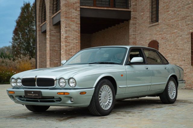 Jaguar XJ8 3.2 - JAG00078