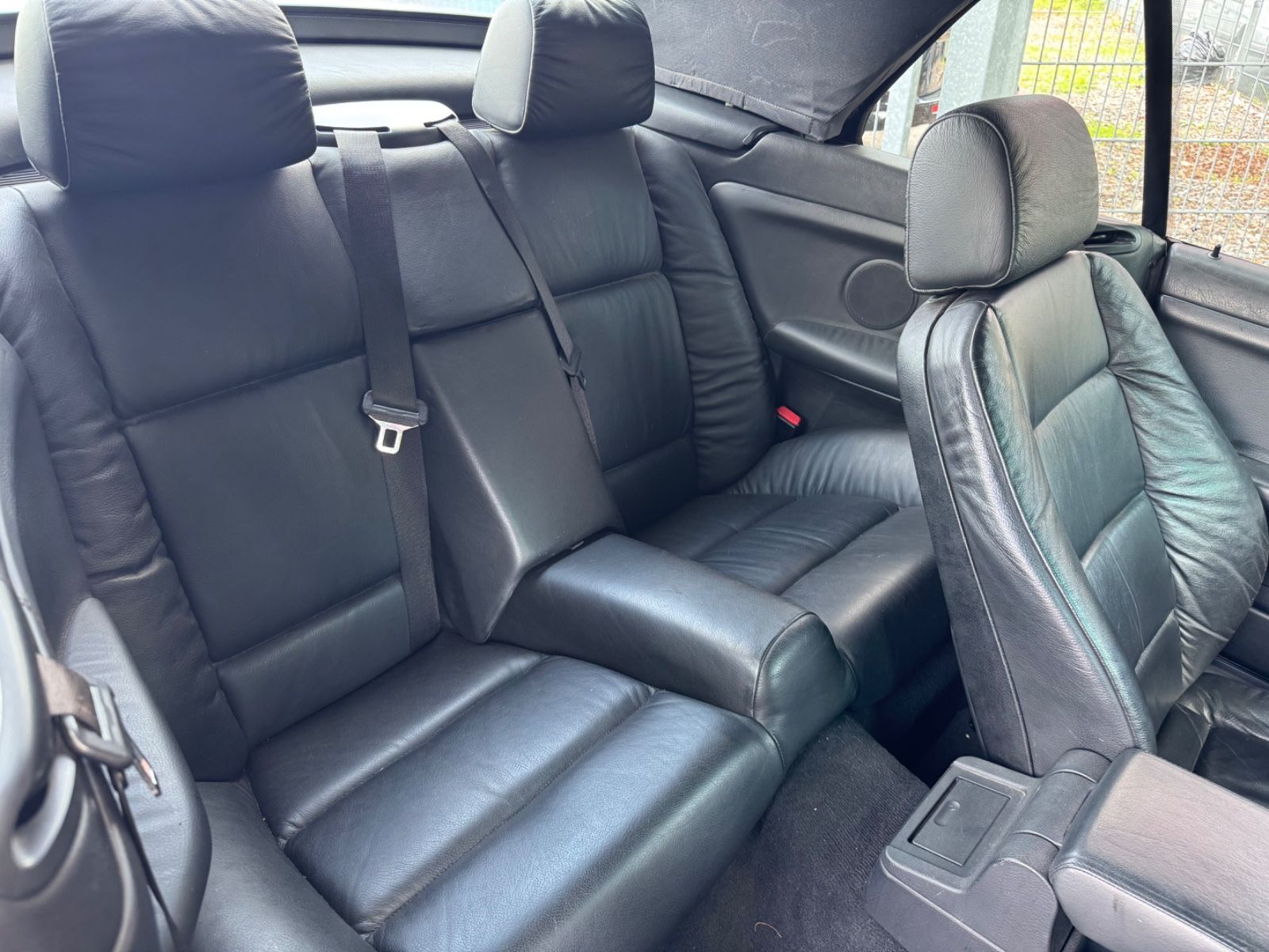 Fahrzeugabbildung BMW 320