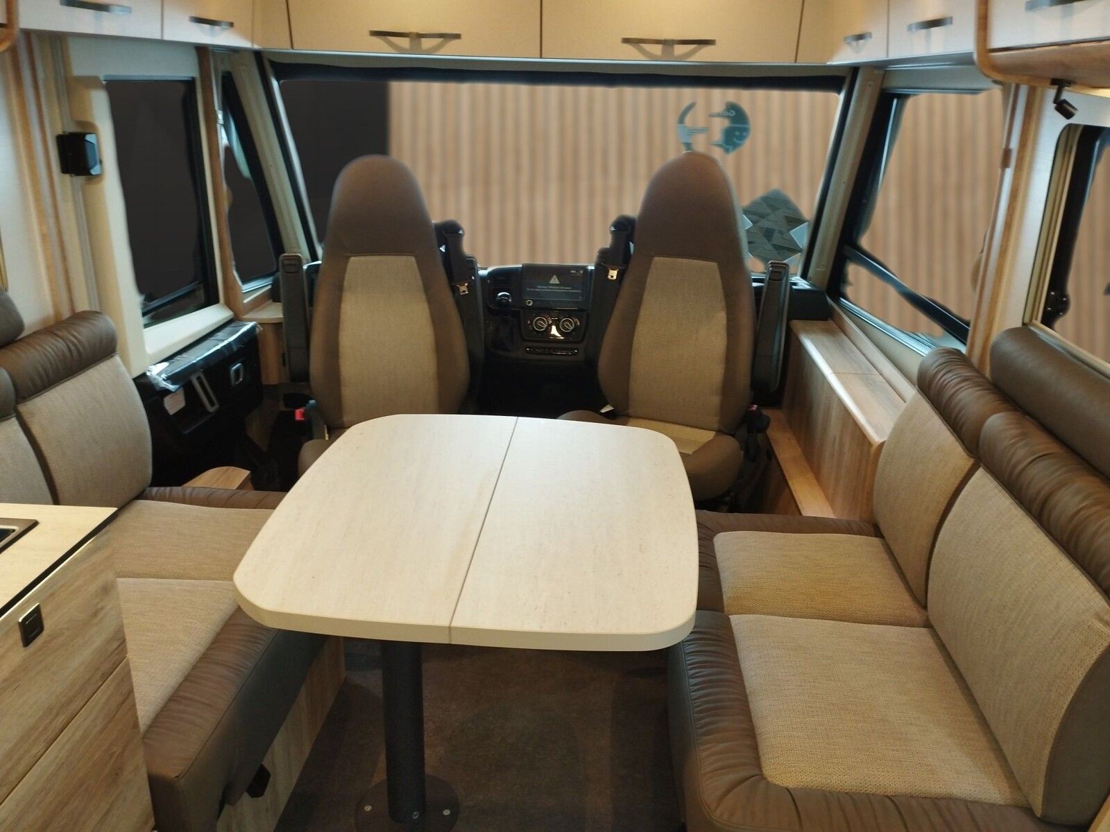 Fahrzeugabbildung Eura Mobil Integra Line IL 720 EF SAT, SOLAR, LUFTFEDERUNG