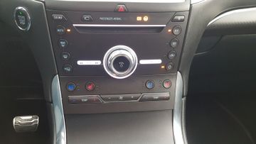 Fahrzeugabbildung Ford Edge ST-Line 4x4