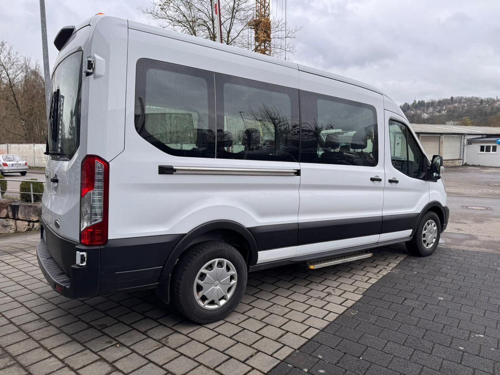 Fahrzeugabbildung Ford Transit 350 L3H2 *'ROLLSTULL LADERAMPE*9-SITZE*