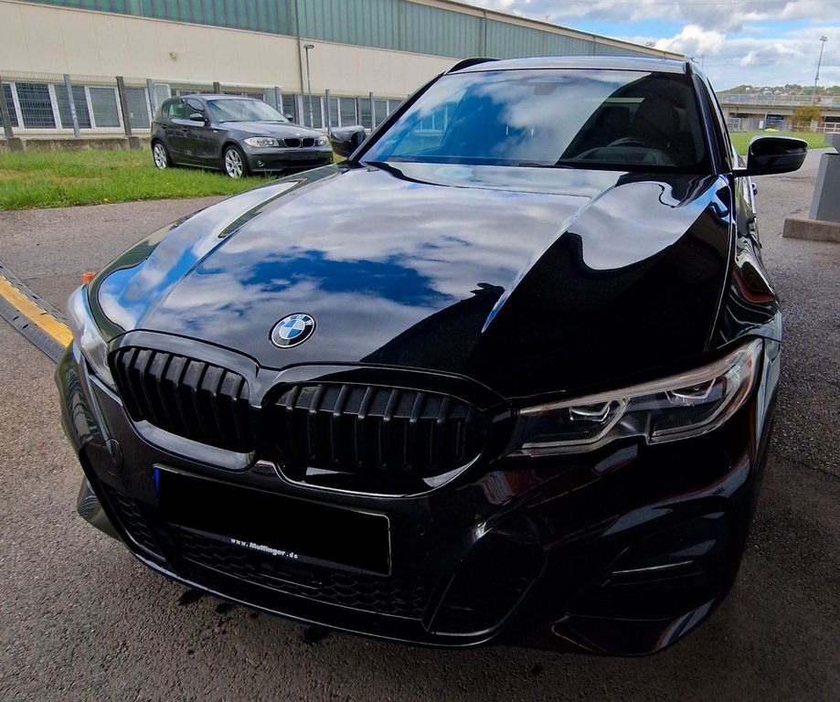 Image of BMW 330