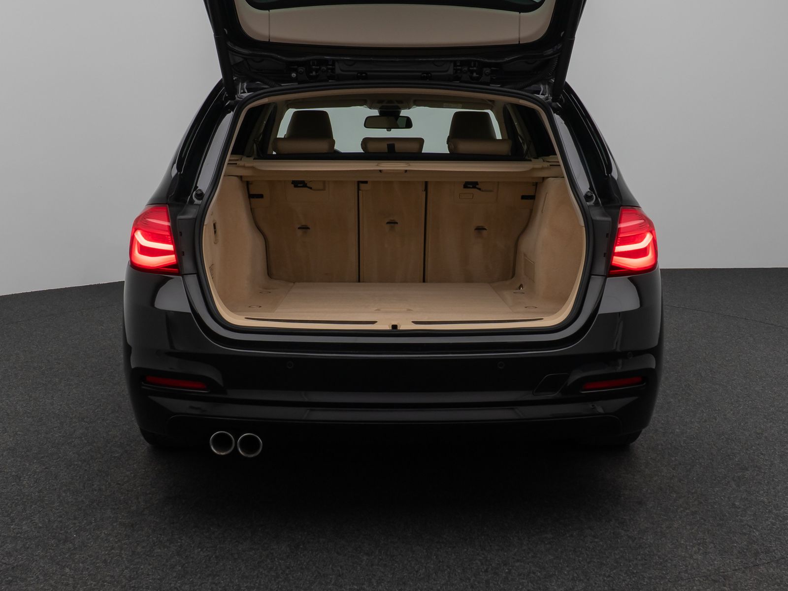 Fahrzeugabbildung BMW 320d xD PDC HUD Lenkrhzg Stop&Go Alarm Komfort