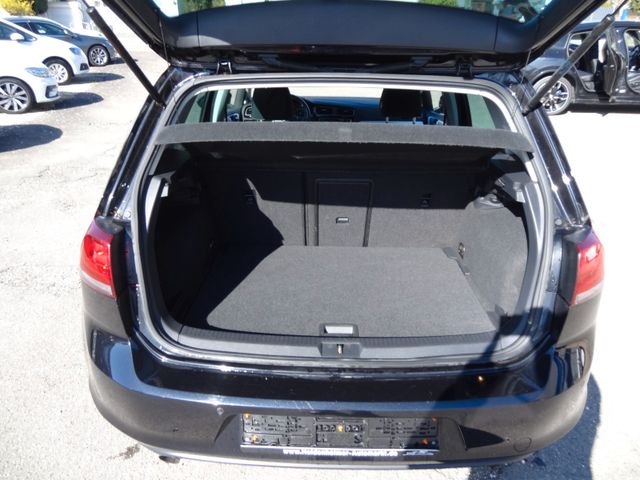 Fahrzeugabbildung Volkswagen Golf VII Lim. Cup BMT/Klima/SitzH/