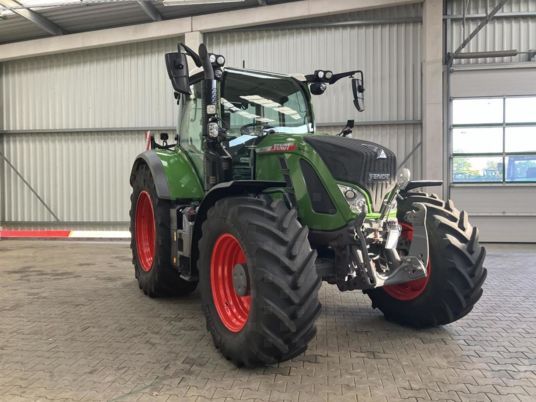 Fendt 724 Vario S6 Profi Plus