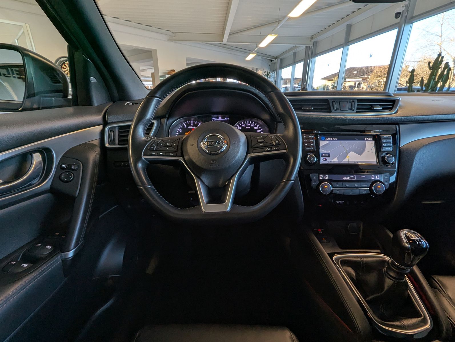 NISSAN Qashqai 1.6 DIG Tekna+ Pano Bose 360° Memory 19" - Image 18