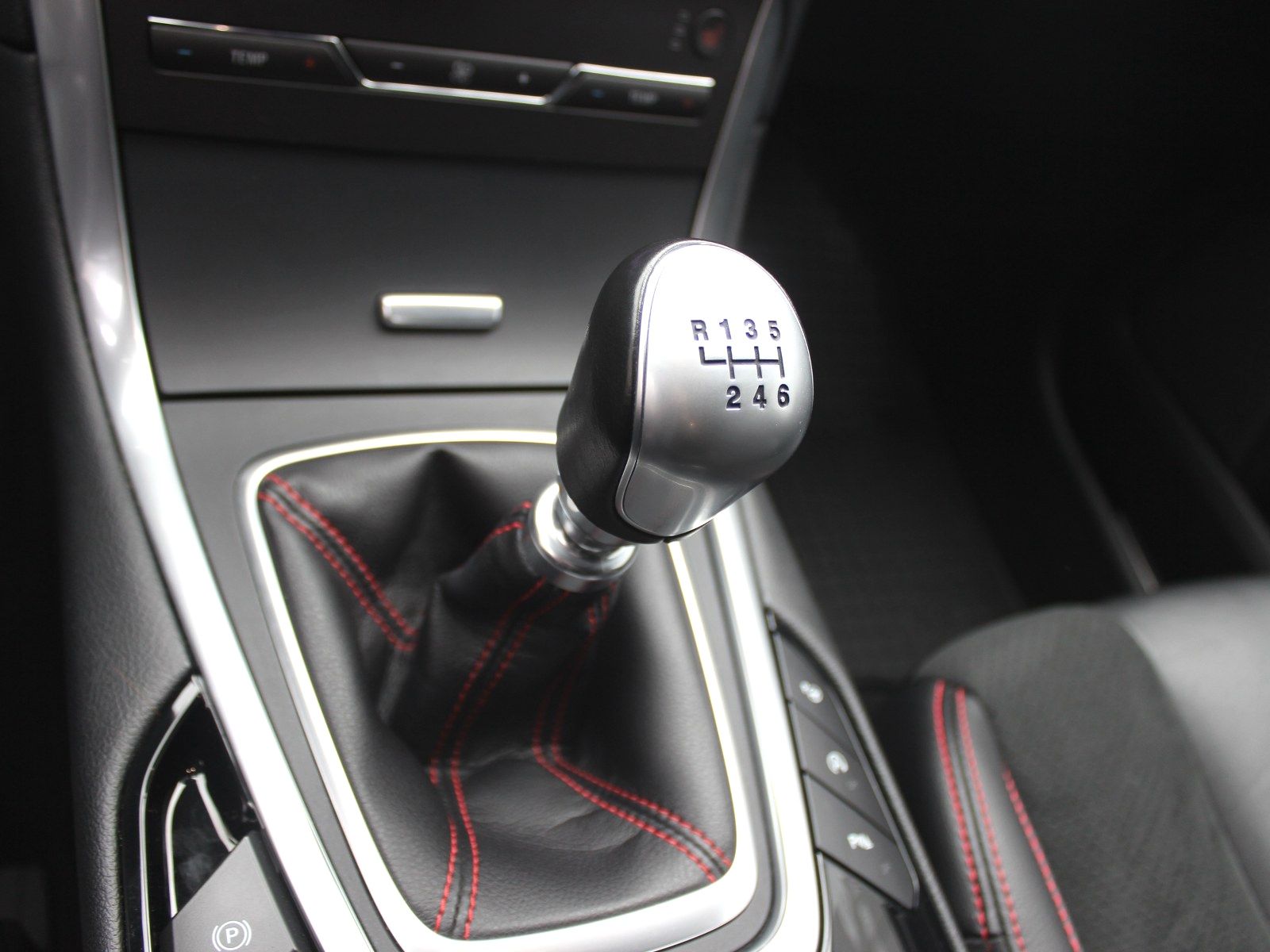 Fahrzeugabbildung Ford S-Max ST-Line 1,5 EcoBoost