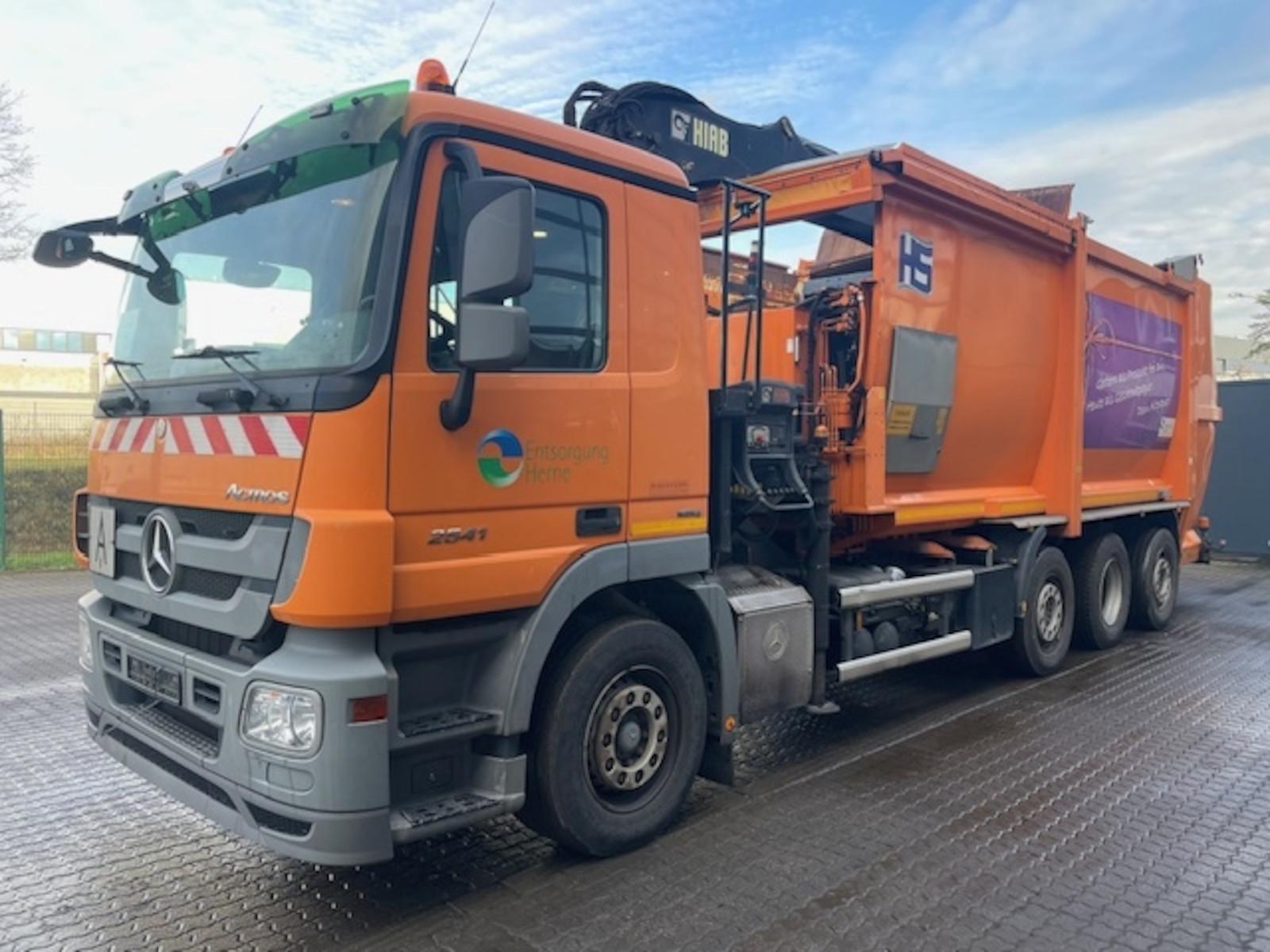 Mercedes-Benz 2541 8x2 Actros HN-Schörling/Hiab Kran/Altglas