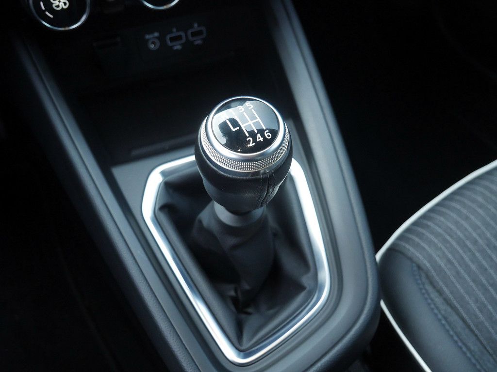 Fahrzeugabbildung Renault Clio Intens TCe 90 KLIMA KEYLESS PDC KAMERA LED