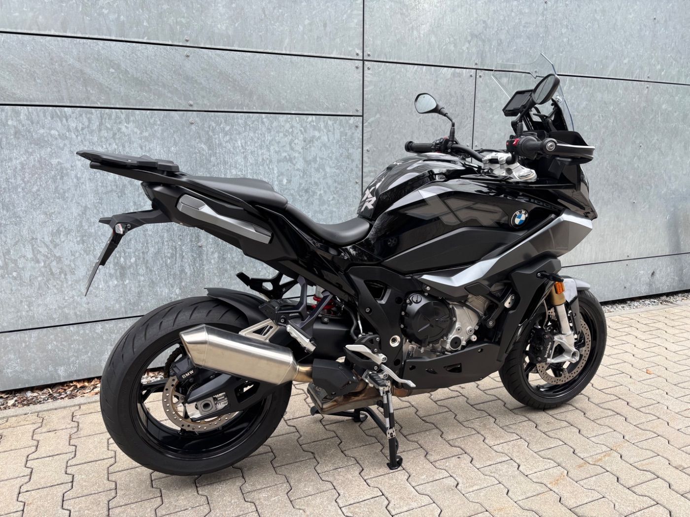 Fahrzeugabbildung BMW S 1000 XR Triple Black 2 Pakete