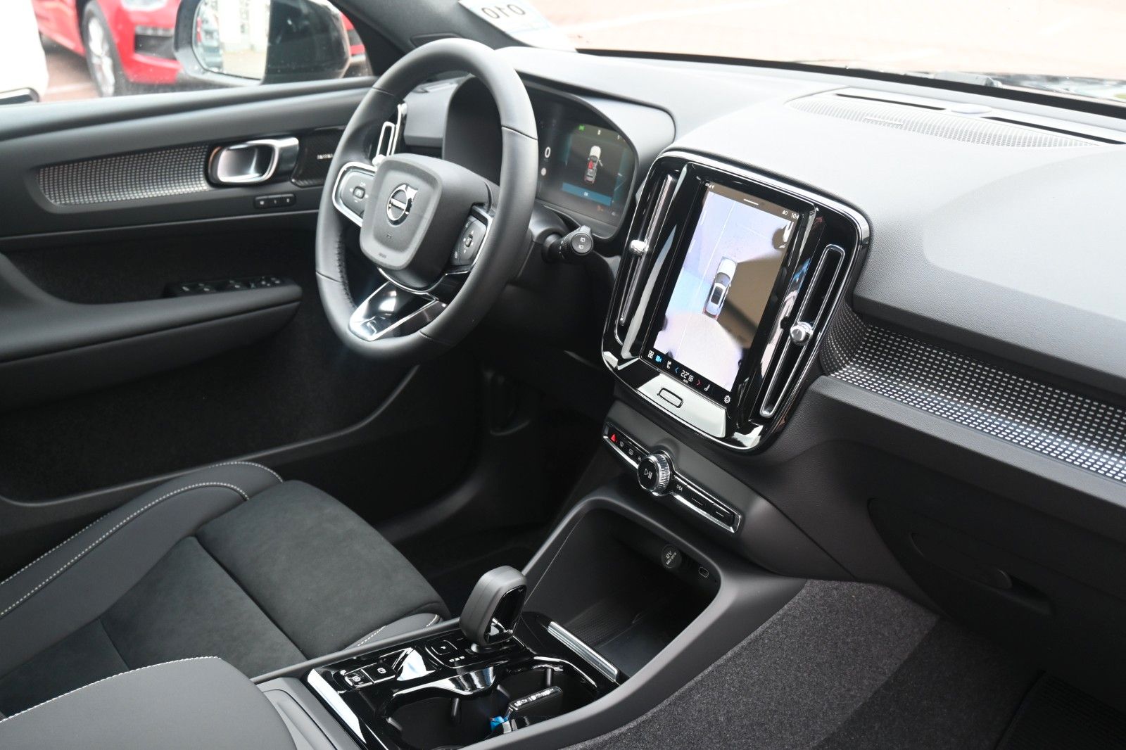 Fahrzeugabbildung Volvo XC40 B4 Dark*H&K*360*BLIS*ACC*AHK*KEIN MIETWAGEN