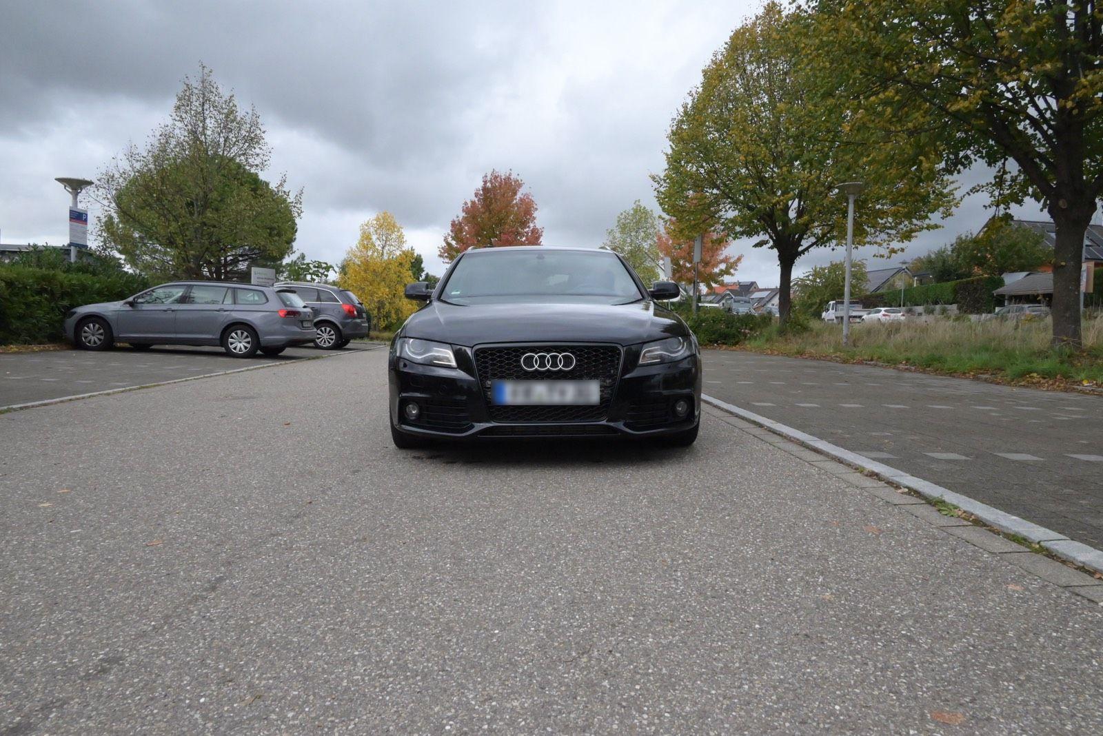 Audi A4 2011 — салон
