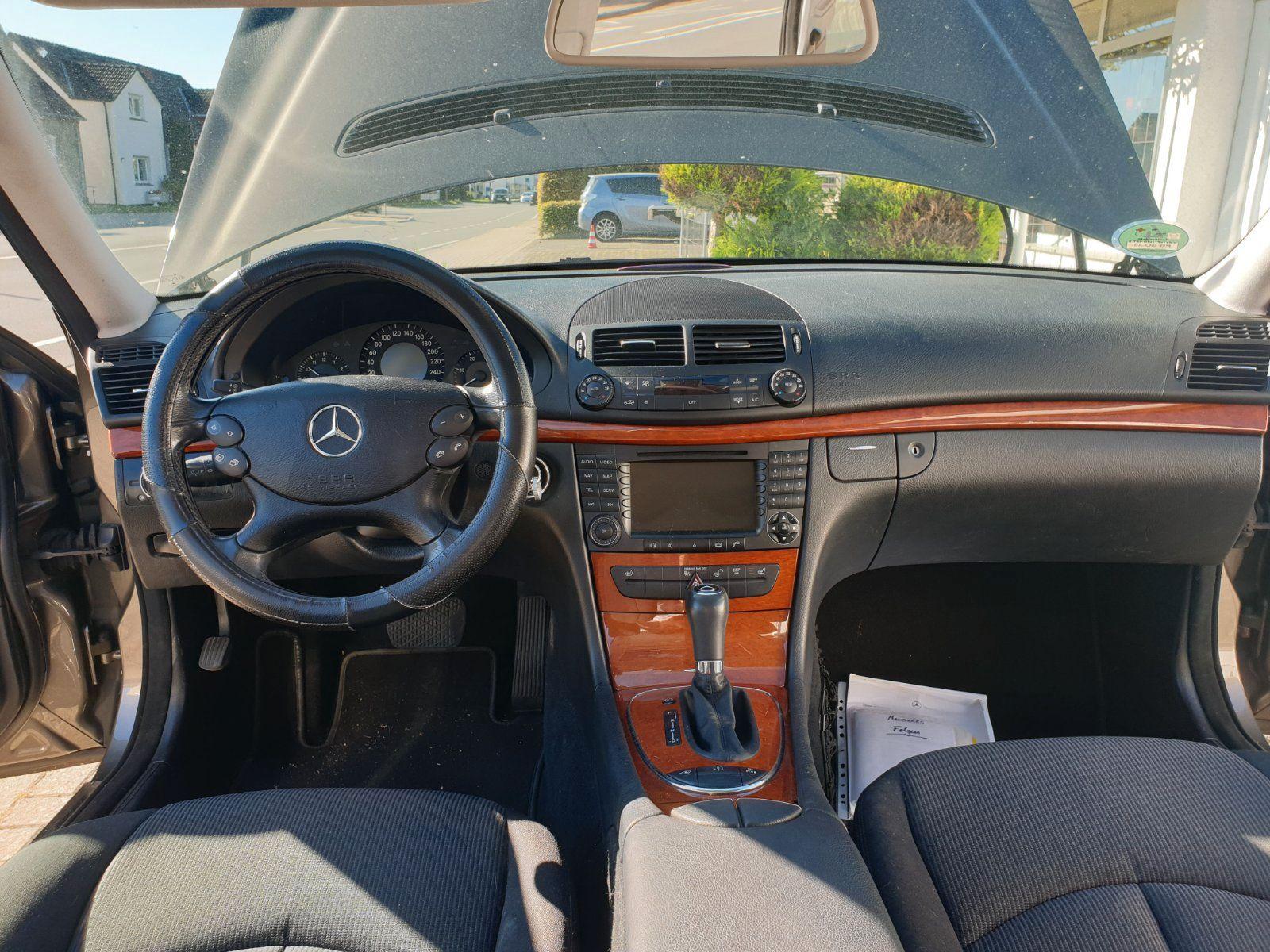 Mercedes-Benz E220 2008 — photo 9