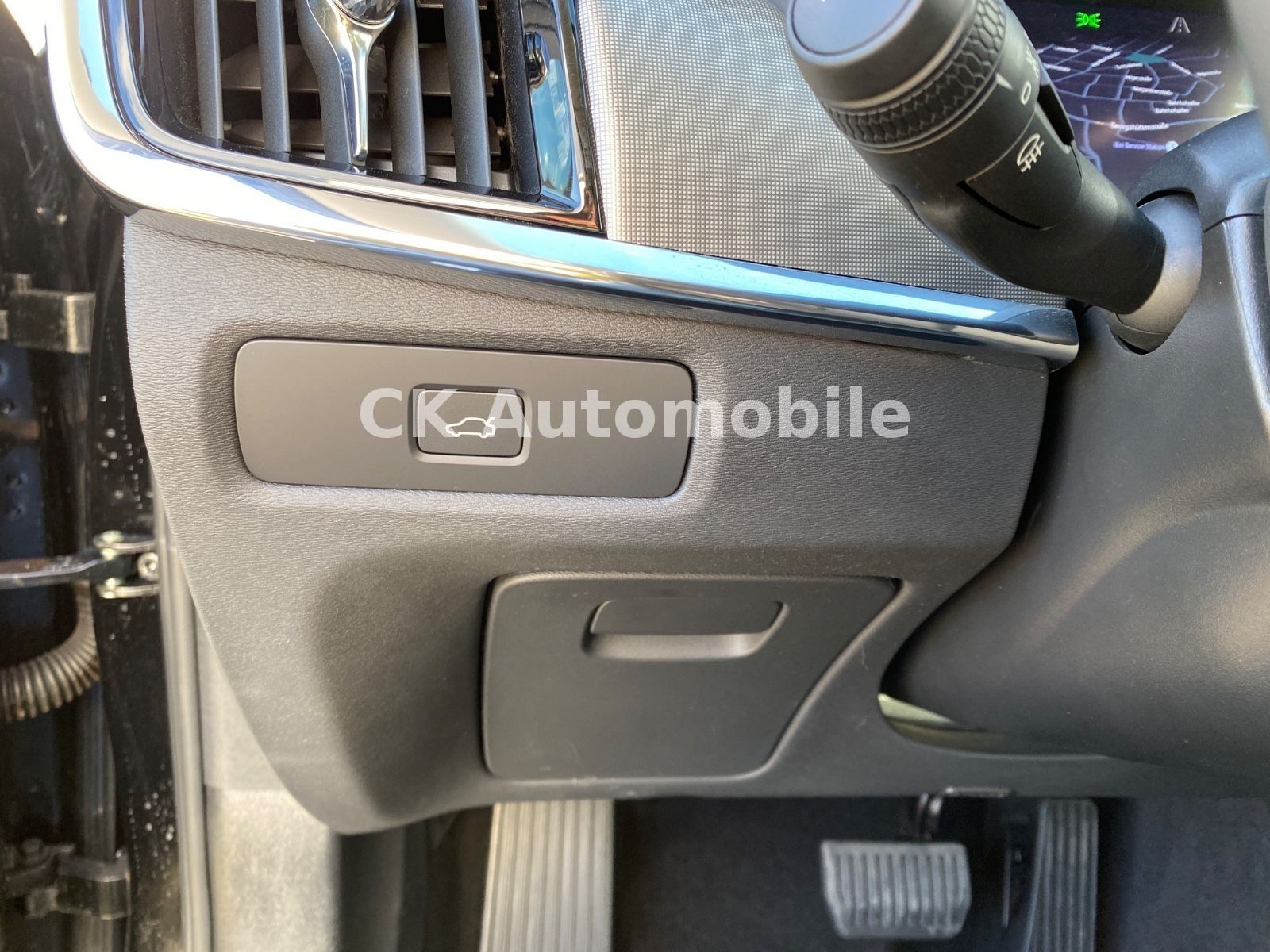 Fahrzeugabbildung Volvo V90 B5 Ultimate Dark AWD/BLIS/Pano/Head-Up/AHK