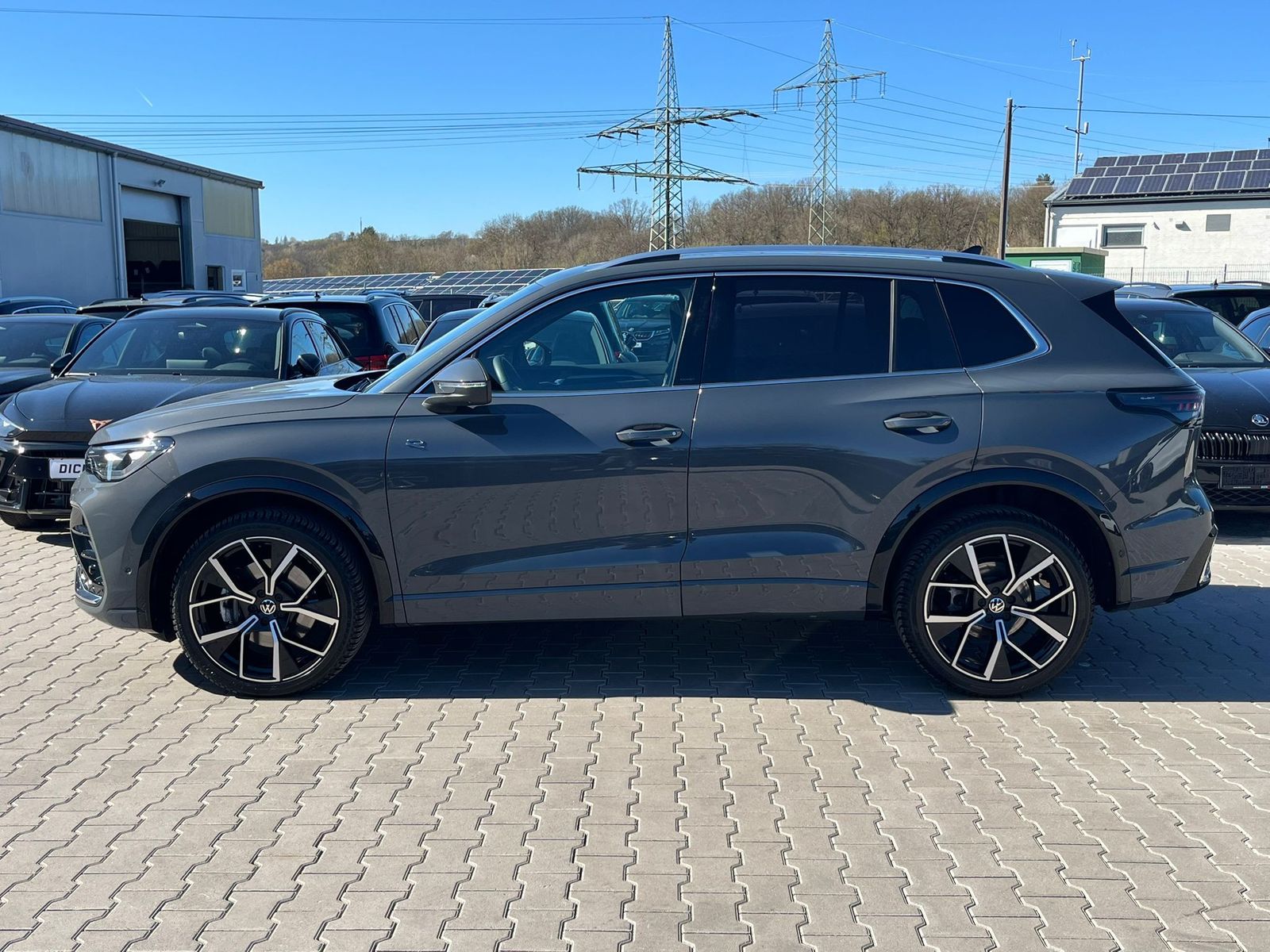 Image du véhicule Volkswagen Tiguan 2.0 TDI 4M R-Line PANO*H&amp;K*AHK*MATRIX*20".