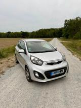 Kia Picanto 1.0 FIFA World Cup Edition - Kia Picanto: Cup