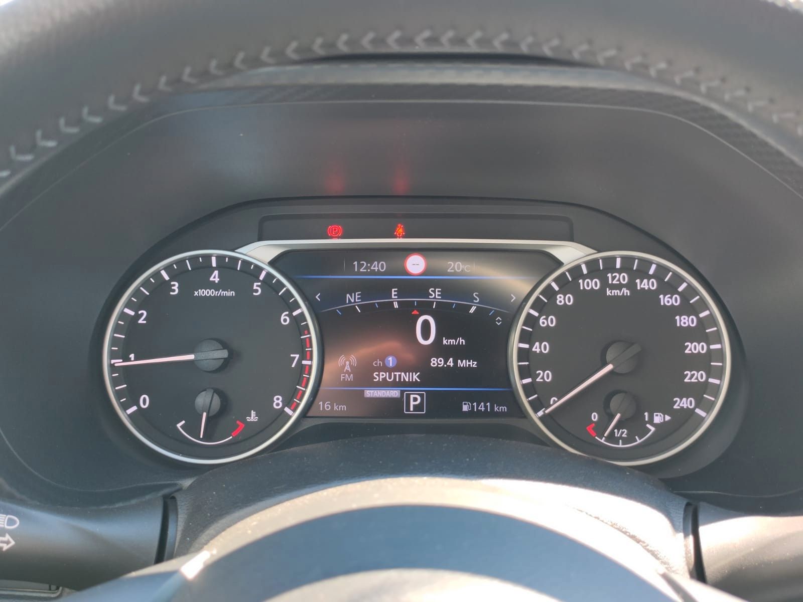 Fahrzeugabbildung Nissan Juke 1.0 DIG-T DCT N-CONNECTA FRONTSCHEIBENHEIZ.