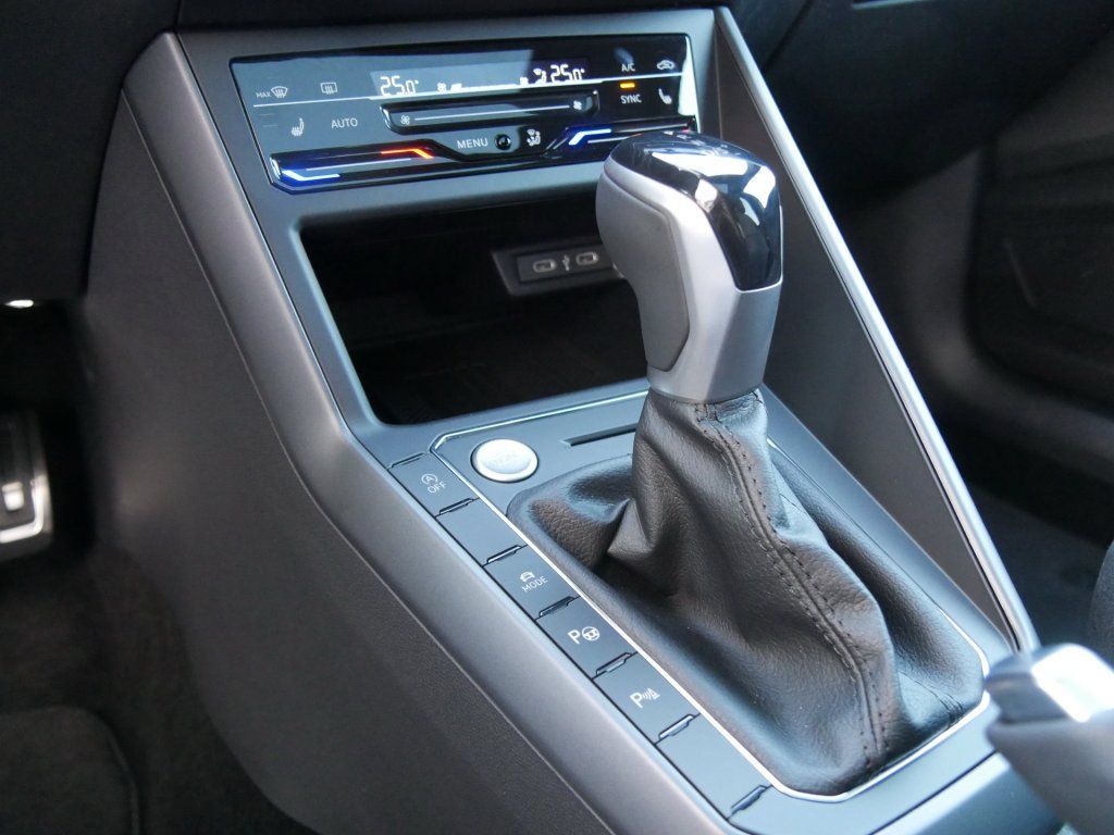 Fahrzeugabbildung Volkswagen Taigo R-Line 110kW 7-Gang DSG