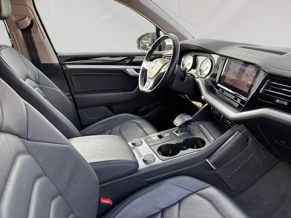 Fahrzeugabbildung Volkswagen Touareg 3.0 TDI V6 230PS Basis 4Motion