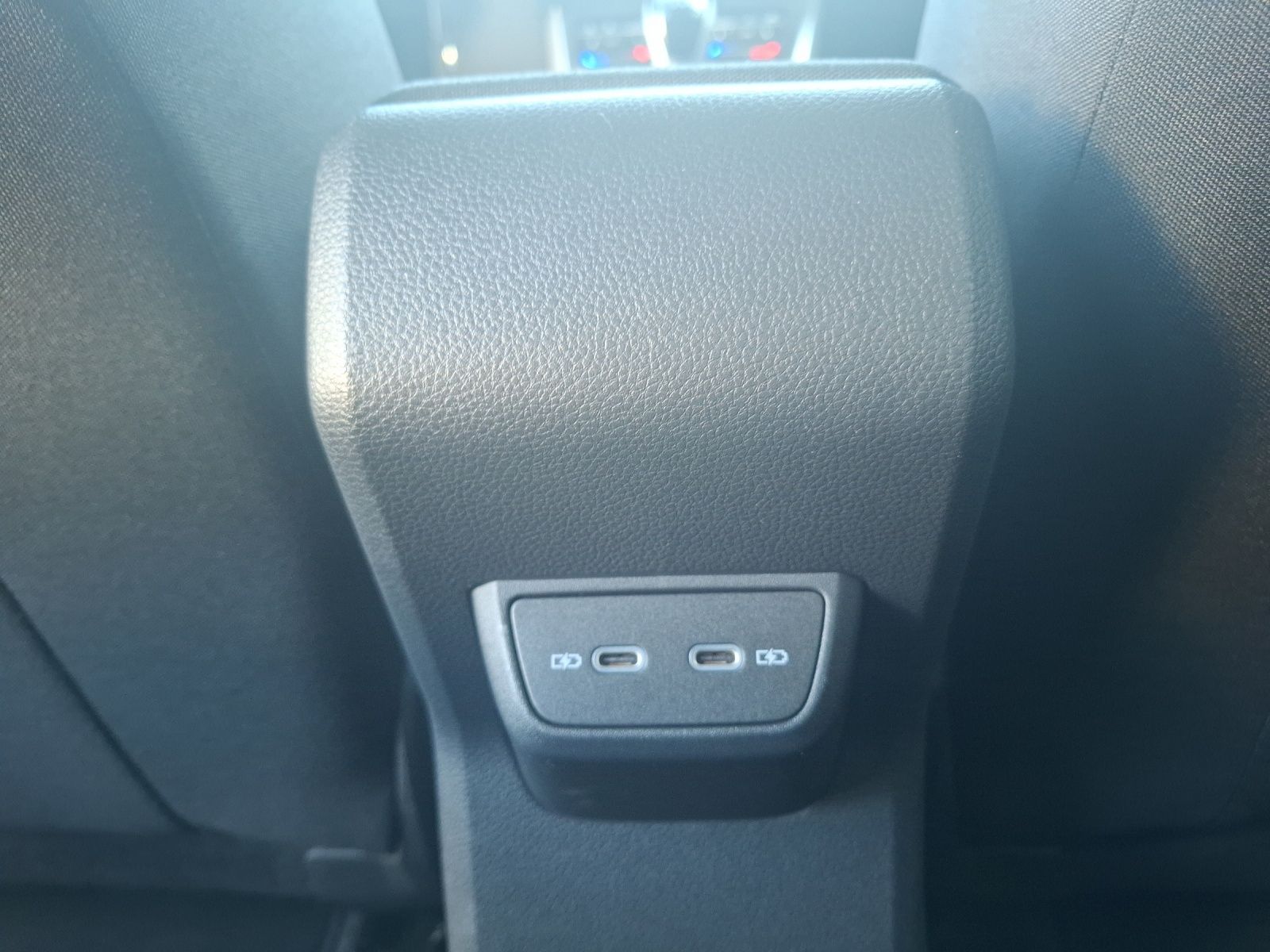 Fahrzeugabbildung Volkswagen Polo TSI Life LED AID SH APP Park-Assist LM