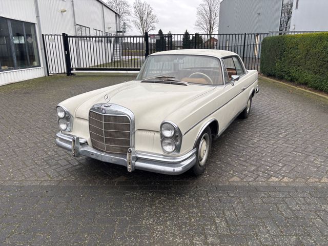 Mercedes-Benz 300