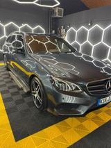 Mercedes-Benz Mercedes E400 4Matic Edition E AMG Line Pano AHK - Mercedes-Benz E-Class: Von Privat