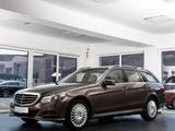 Mercedes-Benz E 400 Elegance/Comand/SHD/Scheckheft/Distronic - Mercedes-Benz EleganCE