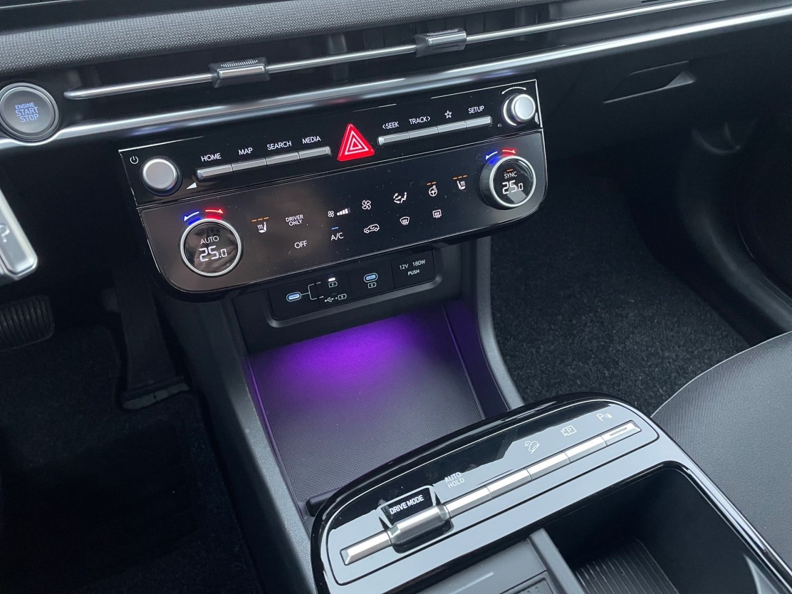 Fahrzeugabbildung Hyundai TUCSON 1.6 T-GDI Trend Hybrid Krell LED Paket