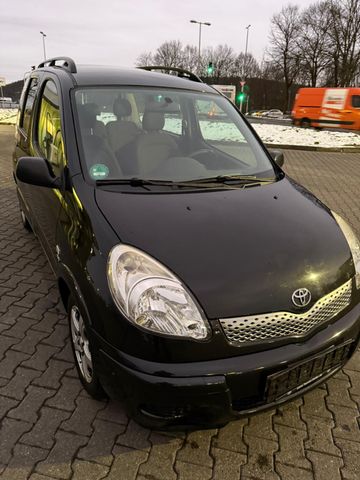 Toyota Yaris 1.3 C