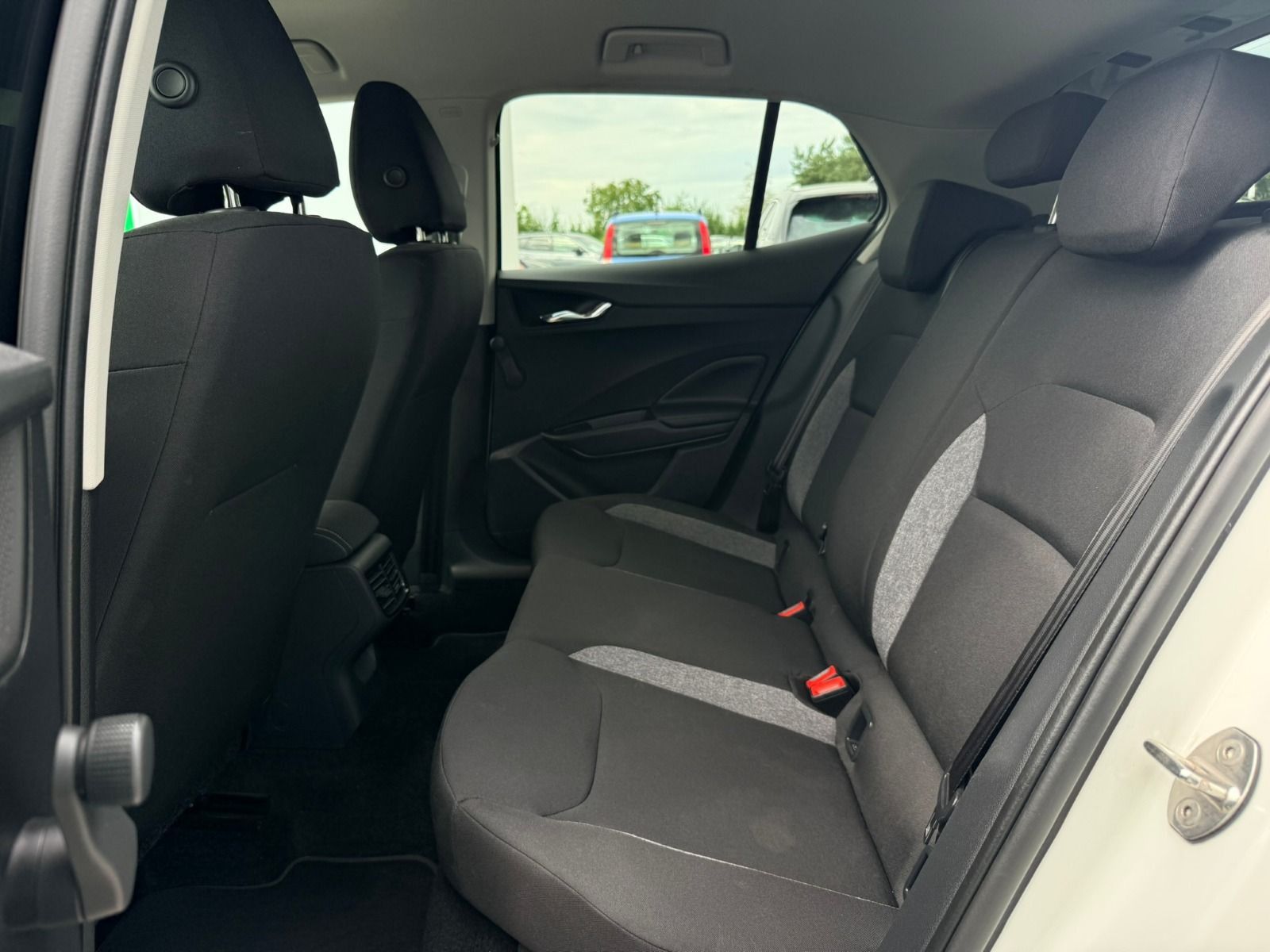 Fahrzeugabbildung SKODA Fabia 95PS 5-Gang*PDC*LED*SHZ*SmartLink