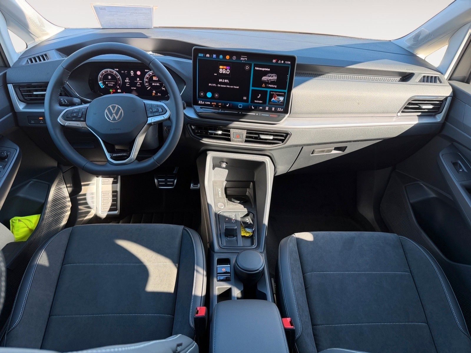 Fahrzeugabbildung Volkswagen Caddy 1.5 TSI BMT Generation *LED*AHZV*MJ2027