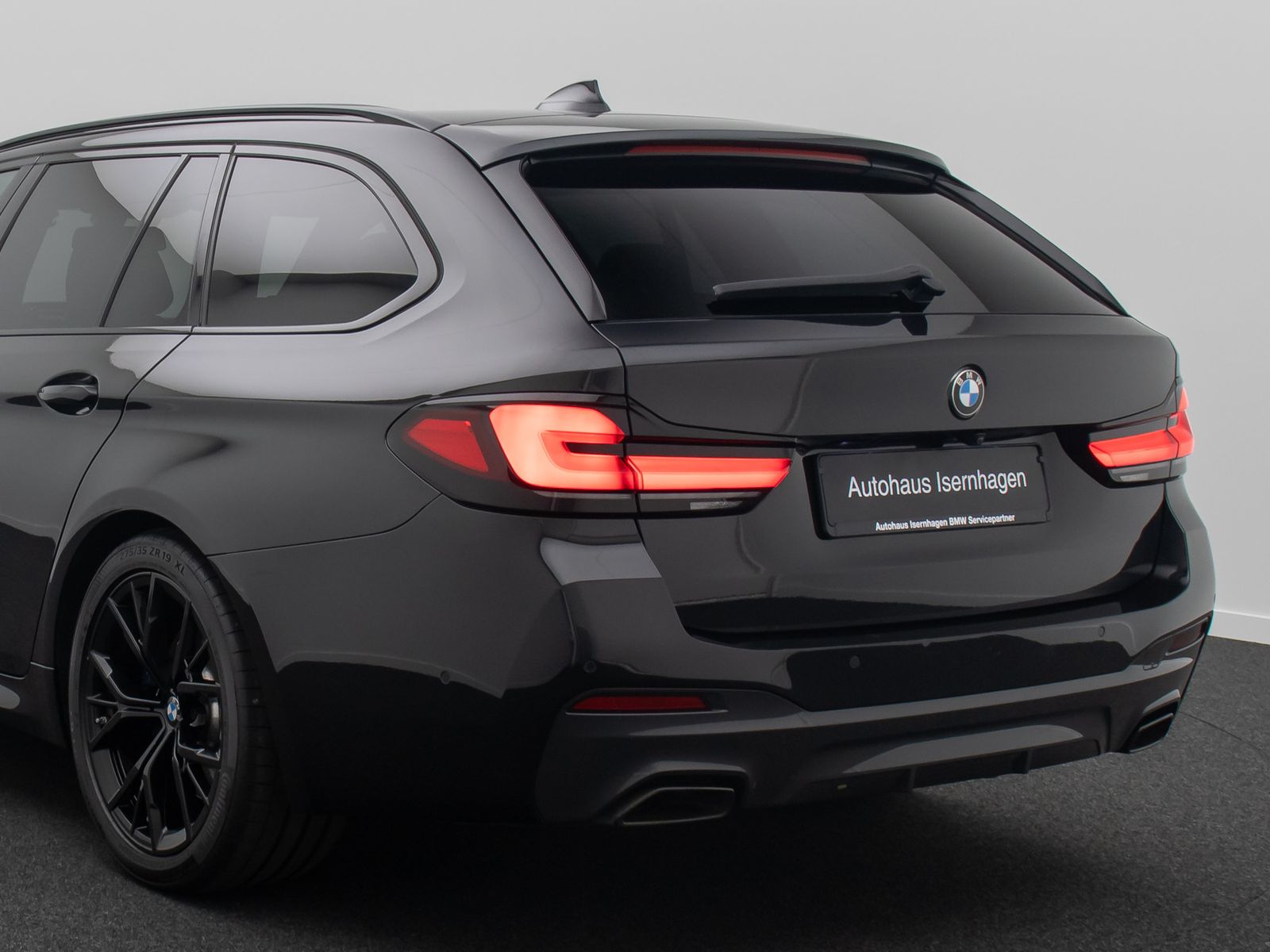 Fahrzeugabbildung BMW 540d xD M Sport DAB HUD HiFi Laser AHK Panorama