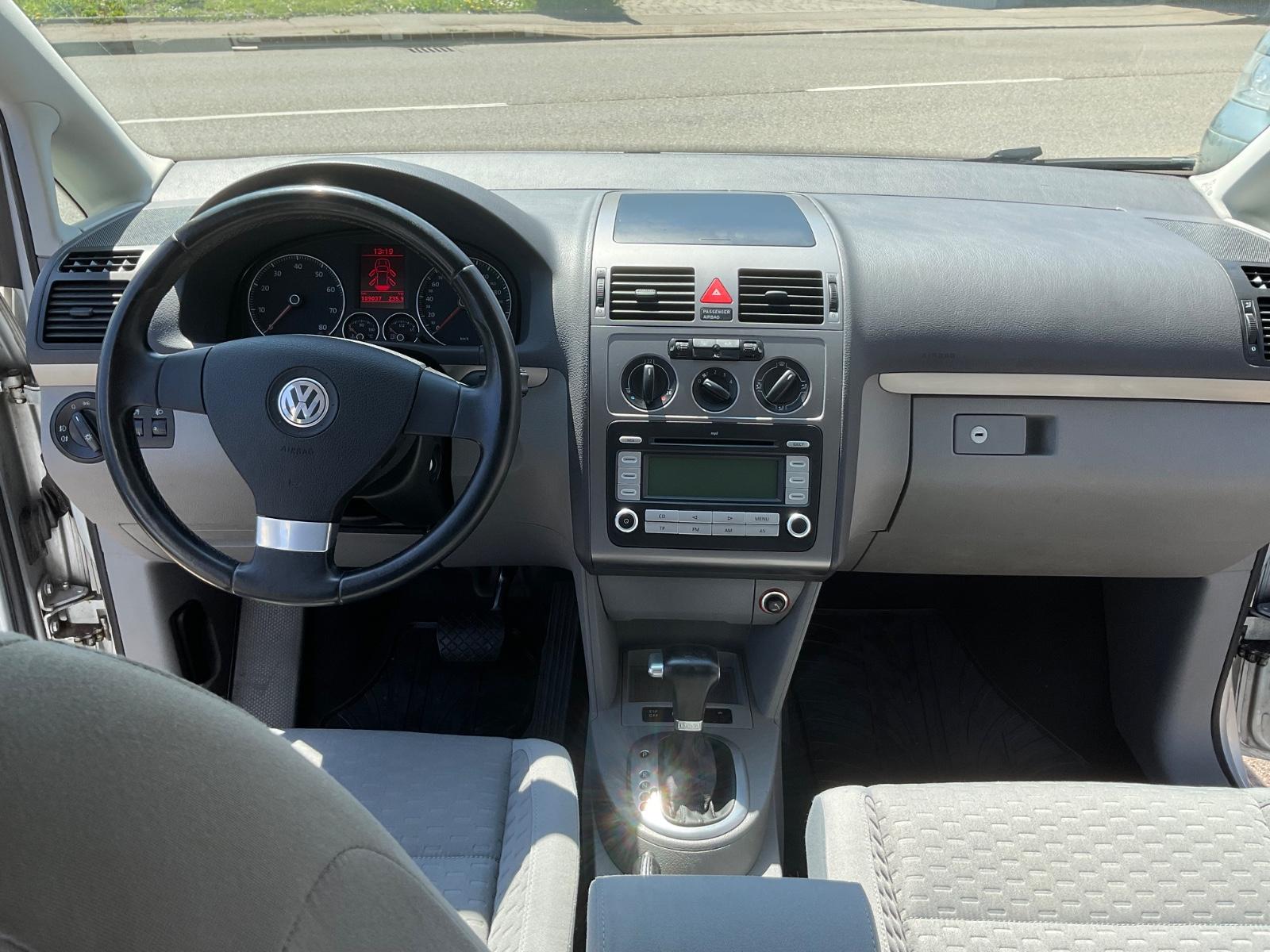 Volkswagen Touran 2007 — photo 11