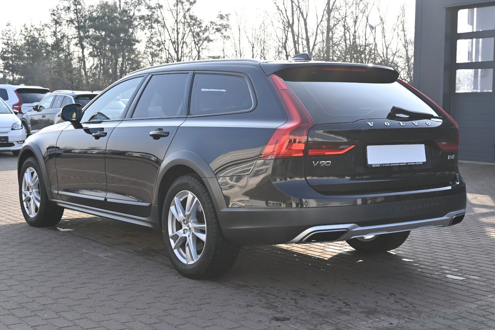 Fahrzeugabbildung Volvo V90 CC D4 AWD*STHZ*MIetkauf möglich