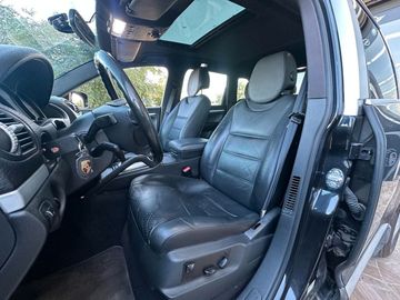Porsche Cayenne - 8