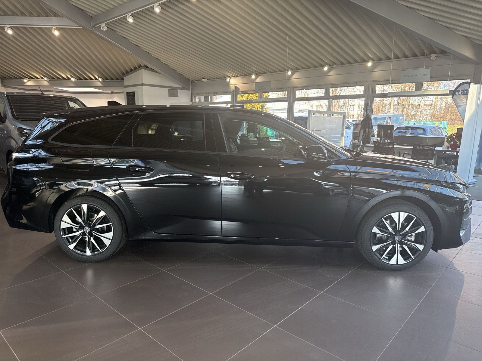 Peugeot 308 - Bild 3