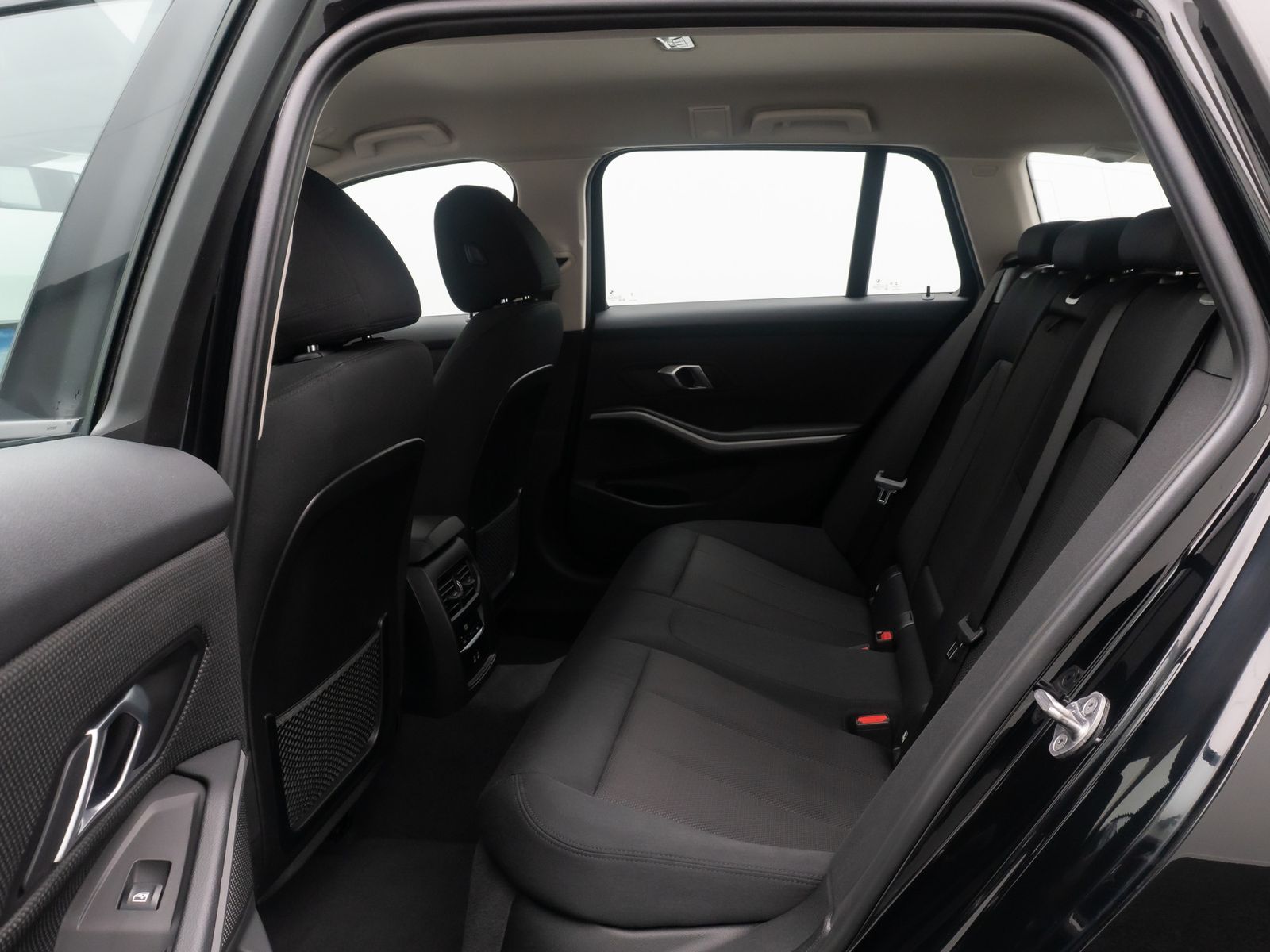 Fahrzeugabbildung BMW 320e Widscreen PDC CockpitPlus DAB Geschwindig