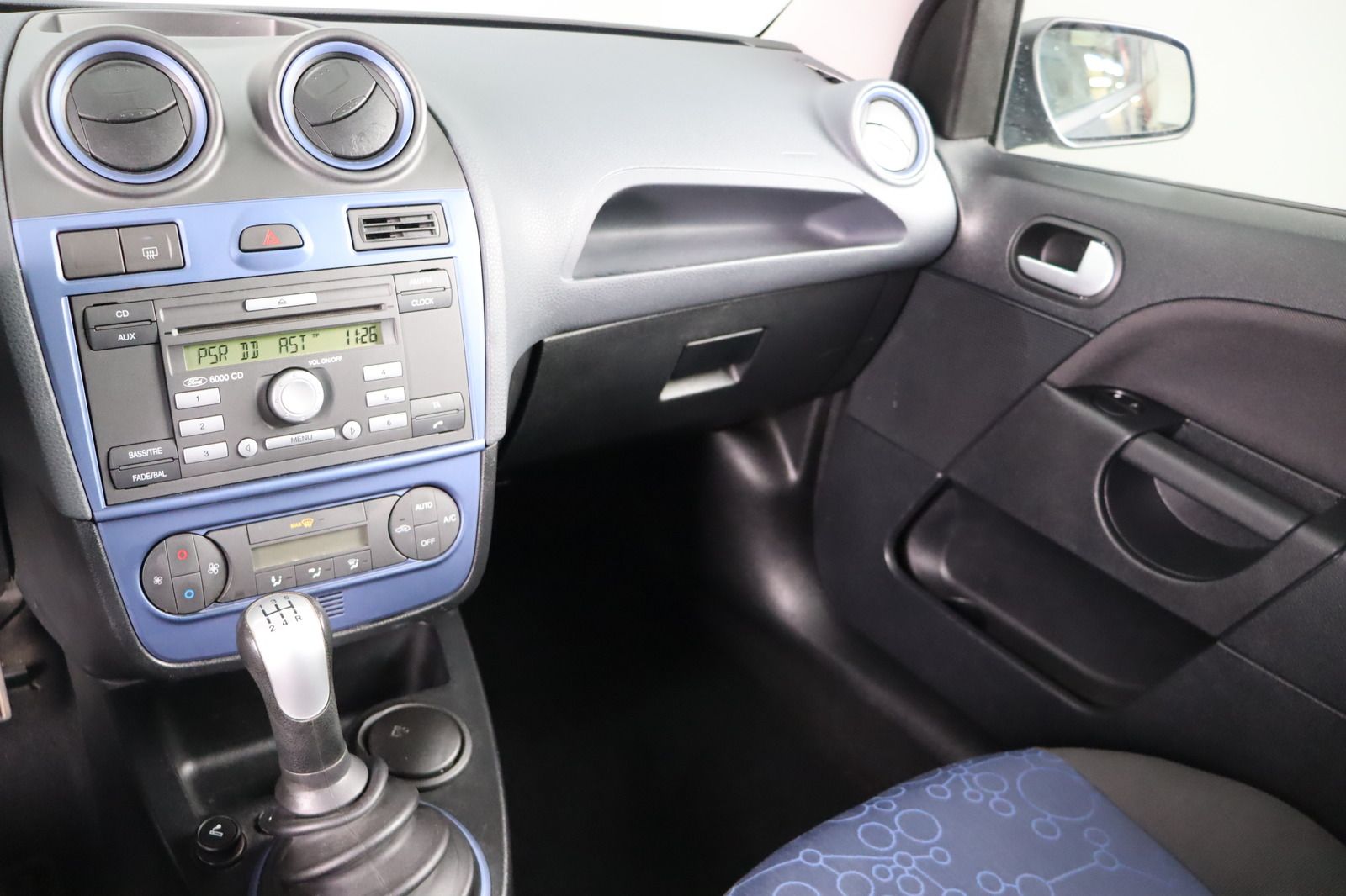 Fahrzeugabbildung Ford Fiesta 1.4 16V Connection * Klimaautom.