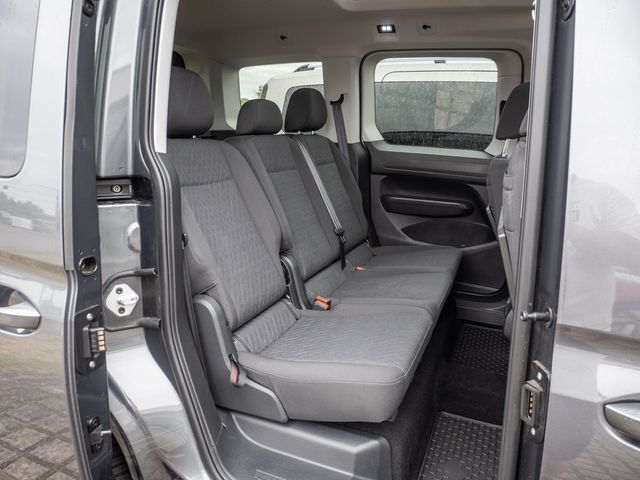 Caddy 2.0 TDI Dark Label PDC SHZ NAVI AHK PANO