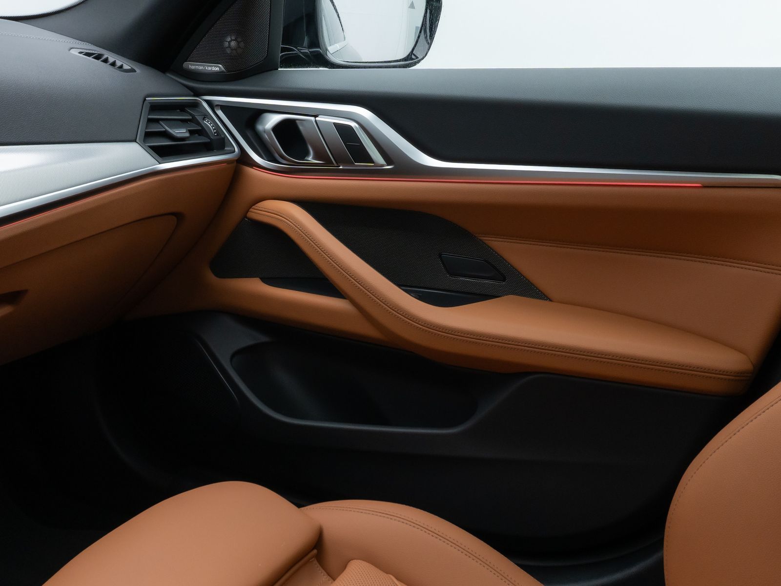 Fahrzeugabbildung BMW i4 eD40 GranCoupé Glasdach Laser 360°AHK Komfort