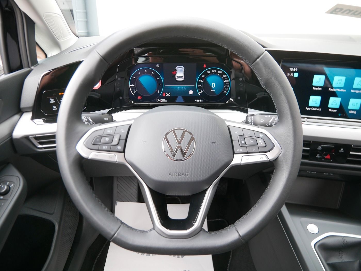 Fahrzeugabbildung Volkswagen Golf -VIII 1.5 Life NEU45T Standhz Kamera Matrix