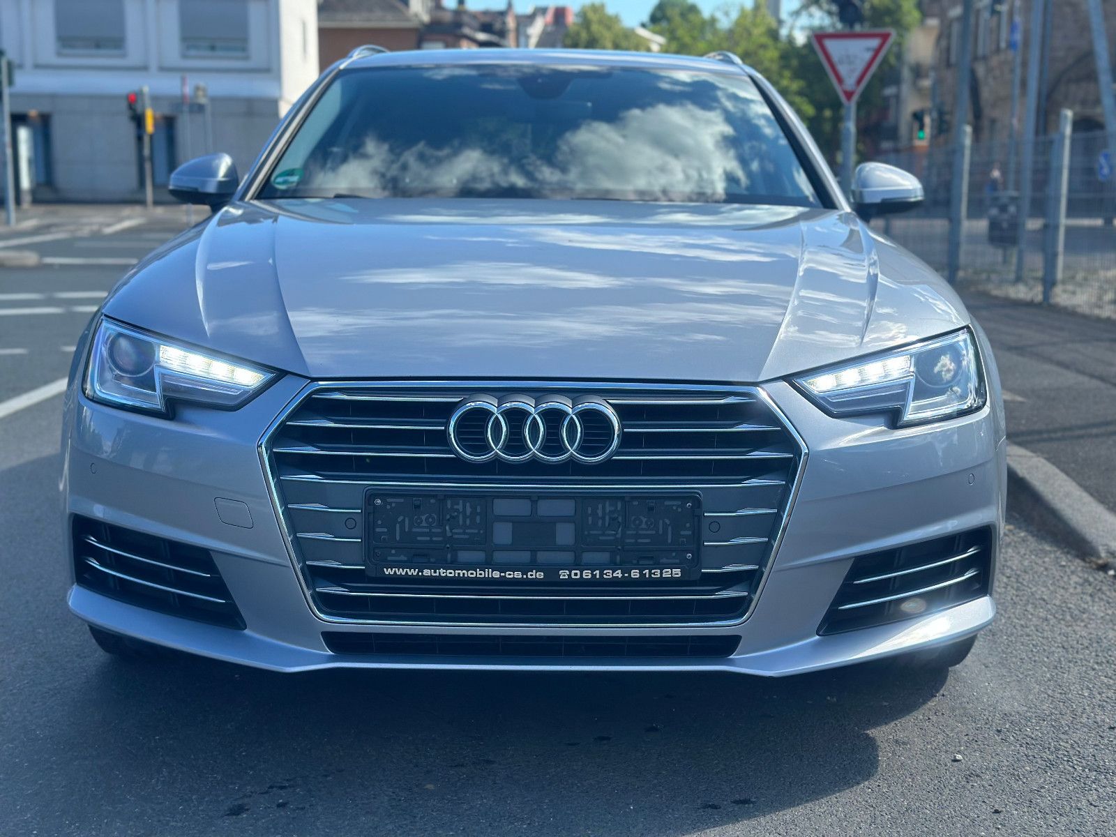 Fahrzeugabbildung Audi A4 2.0 TDI AVANT SPORT PAKET*MOD.2018+AHK*