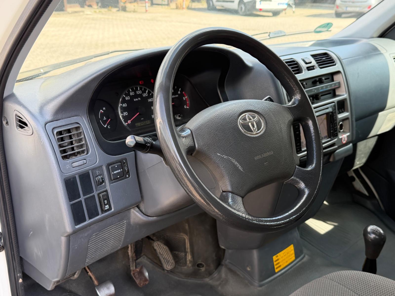 Toyota Hiace 2,5 LANG 8.Sitzer Klima AHK