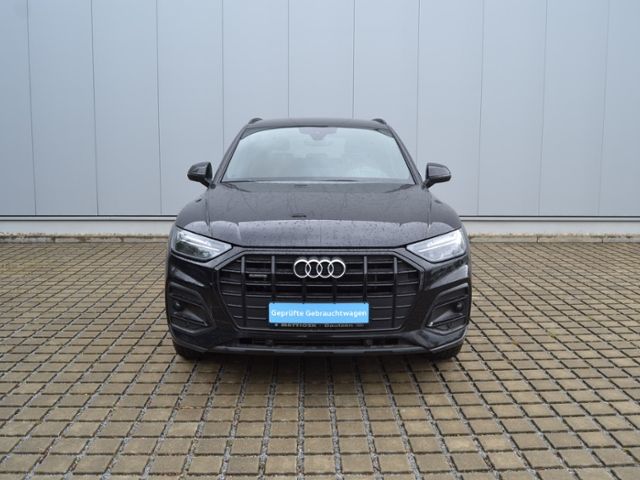 Q5 50 TFSI e qu. Advanced OPTIK-SCHWARZ/AHK/19-Z