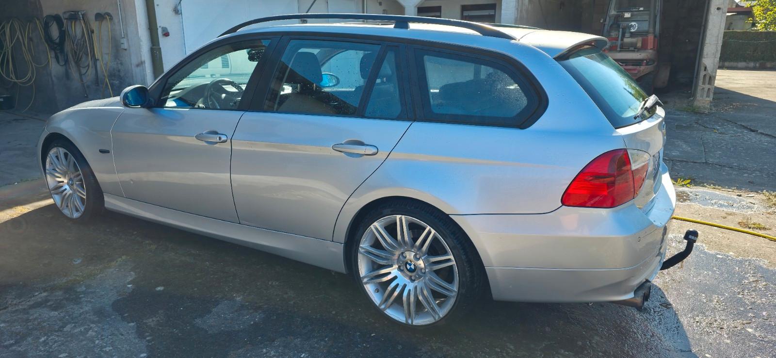 BMW 320 2007 — interior