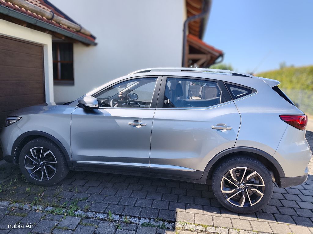 Image of MG ZS