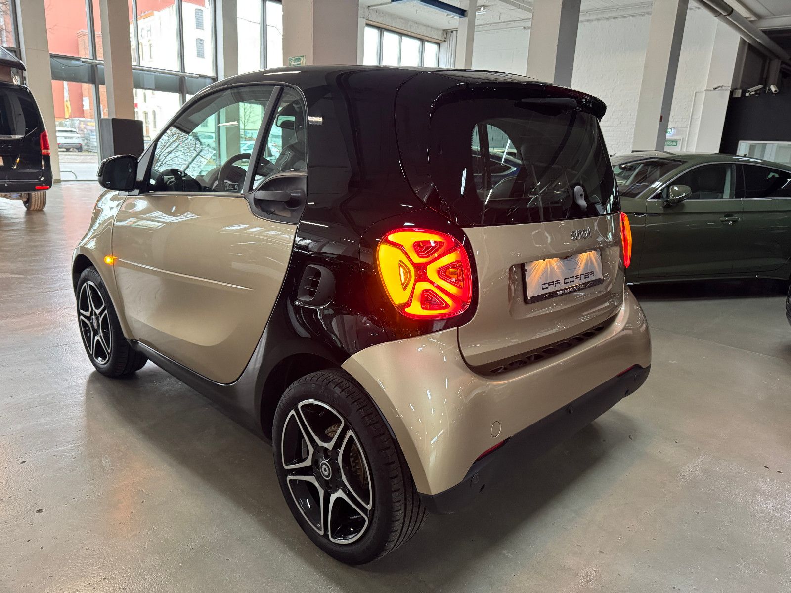 Fahrzeugabbildung Smart ForTwo Coupe EQ PRIME EXCLUSIVE ABSOLUT VOLL 22K