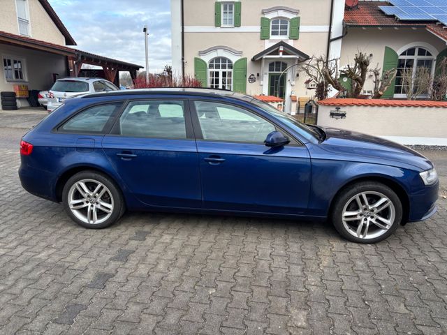 Audi A4 Avant Attraction 2.Hand Navi Bi-Xenon AHK SSD